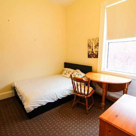Central Bolton Accommodation Extérieur photo