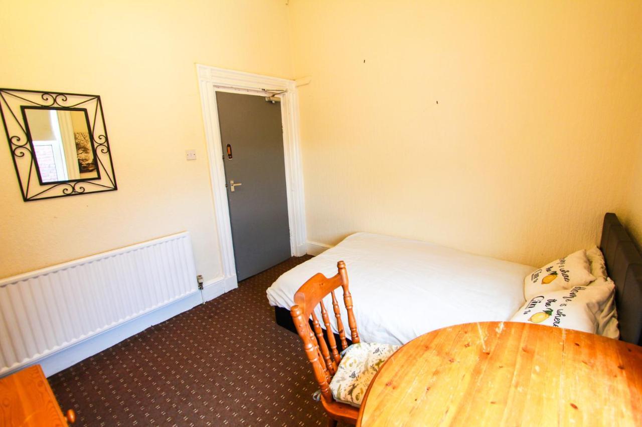 Central Bolton Accommodation Extérieur photo