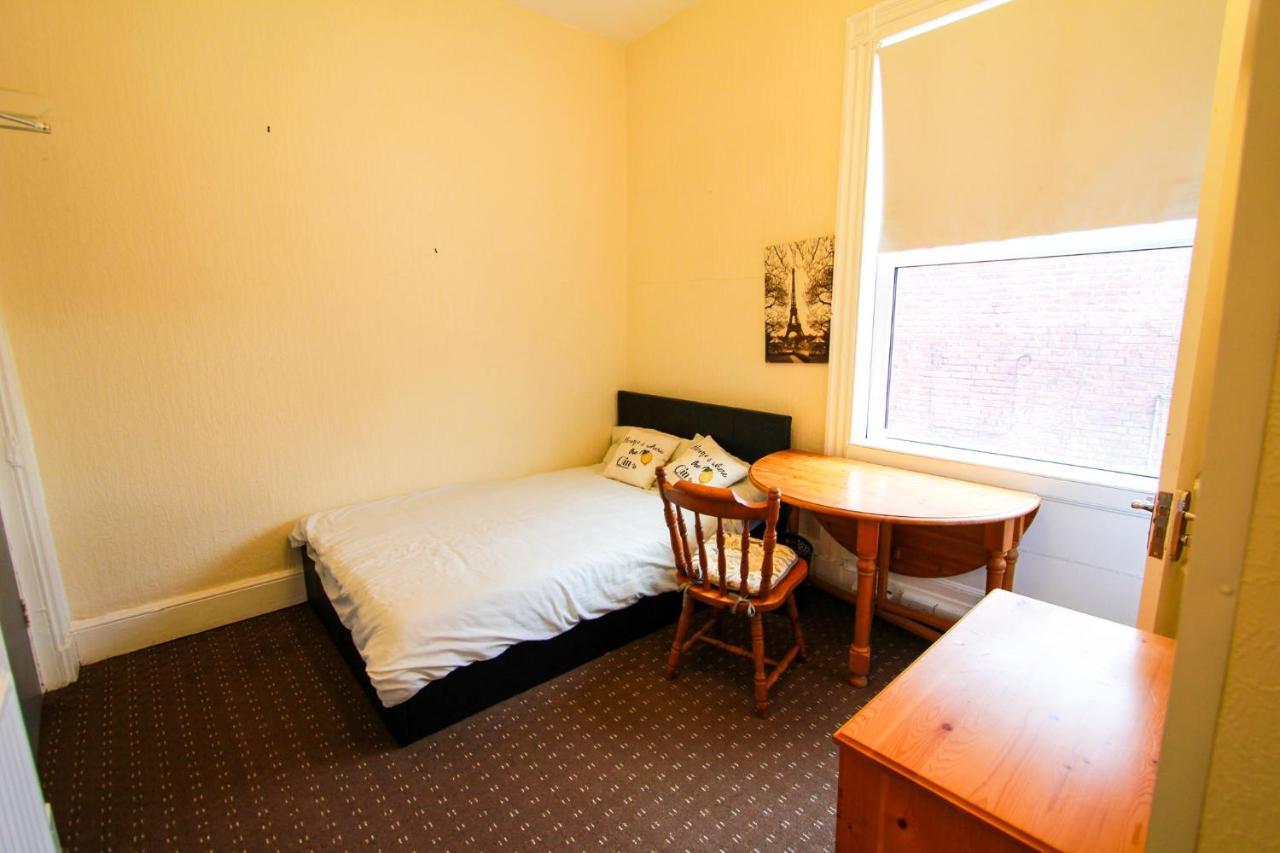 Central Bolton Accommodation Extérieur photo