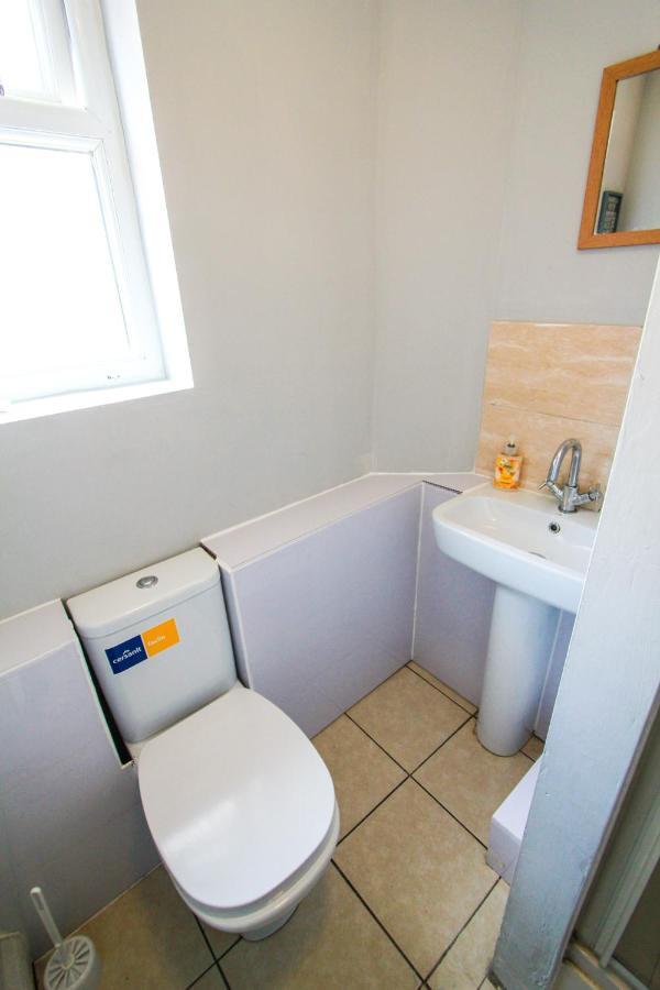 Central Bolton Accommodation Extérieur photo